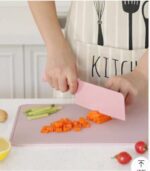⁦طقم سكاكين 4 قطع استانليس ستيل مطلي باللون البينك مقاسات مختلفة مع مقص ومسن لتقطيع اللحوم والخضروات والفواكه⁩ - الصورة ⁦8⁩