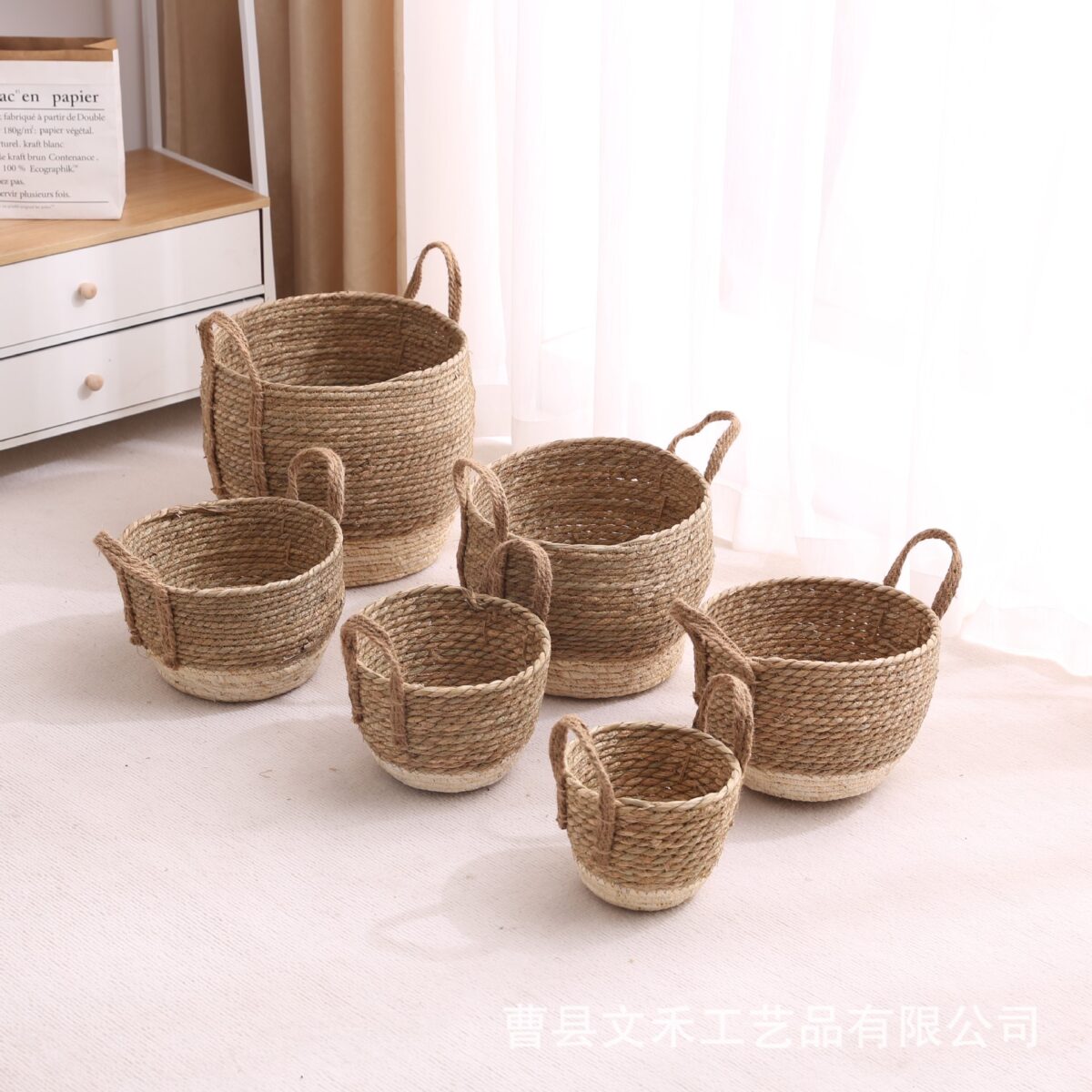 ⁦طقم سلال خوص 3 قطع للملابس ولعب الاطفال والمخدات وقطع الديكور وللزرع الصناعي والطبيعي بيد⁩ - الصورة ⁦2⁩