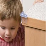 ⁦طقم سلامة وحماية الاطفال من الصدمات والكهرباء 30 قطعة يتكون من زوايا واقفال للابواب والتواليت وفيش الكهرباء⁩ - الصورة ⁦3⁩