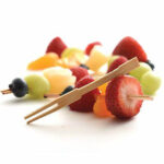 ⁦طقم شوك خشب 100 قطعة لتناول الفواكه والجبن والزلابيا والمقبلات للإستخدام مرة واحدة⁩ - الصورة ⁦3⁩