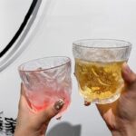 طقم كوبايات 6 قطع زجاج شفاف منقرش لشرب وتقديم المشروبات الباردة والساخنة للضيوف بشكل شيك