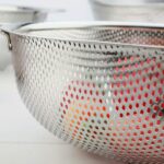 ⁦طقم مصفي استانلس 3 قطع بيد لغسل الخضروات والفواكه⁩ - الصورة ⁦6⁩