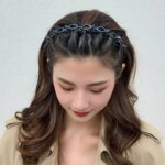 ⁦طوق شعر مع توك صغيرة لتحديد خصل الشعر وعمل الضفاير والراستا واستايلنج بسهولة⁩ - الصورة ⁦2⁩