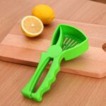 ⁦عصارة ليمون يدوية عملية وسهلة الأستخدام⁩ - الصورة ⁦2⁩