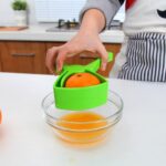 ⁦عصارة ليمون يدوية عملية وسهلة الأستخدام⁩ - الصورة ⁦3⁩