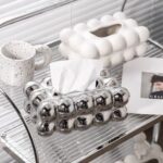 ⁦علبة مناديل بابلز سيراميك مطلي باللون السيلفر بدبدوب ثري دي لغرف النوم والاطفال والليفنج والمطبخ والمكتب⁩ - الصورة ⁦3⁩
