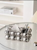 ⁦علبة مناديل بابلز سيراميك مطلي باللون السيلفر بدبدوب ثري دي لغرف النوم والاطفال والليفنج والمطبخ والمكتب⁩ - الصورة ⁦4⁩