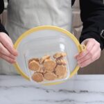 ⁦غطاء طعام سيليكون لحفظ وحماية الطعام من الحشرات قابل للغسيل لإعادة الأستخدام⁩ - الصورة ⁦4⁩