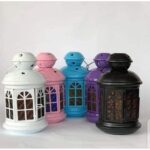 ⁦فانوس شمعة زجاج ومعدن بالوان مختلفة لاجواء رمضانية مبهجة⁩ - الصورة ⁦2⁩