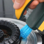 ⁦فرشة 4 في 1 لتنظيف الأرضيات والسجاد والزجاج والالوميتال بجزء ميني لسهولة الوصول للزوايا والحواف الأماكن الضيقة⁩ - الصورة ⁦9⁩