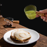 ⁦كوب زجاج يد خشب 75ملي لحليب القهوة وتقديم الصوصات والعسل علي السفرة ‏⁩ - الصورة ⁦9⁩