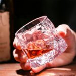 ⁦كوباية راقصة 180 ملي بقاعدة خشبية لشرب وتقديم  الشاي والنسكافية والعصائر للضيوف بشكل شيك⁩ - الصورة ⁦5⁩