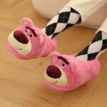 ⁦لكلوك الدب لوتسو فرو باللون البينك لتدفئة الرجل والتغلب علي برد الشتاء⁩ - الصورة ⁦5⁩