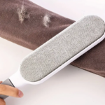 ⁦لمامة وبر يدوية ذاتية التنظيف لإزالة الوبر و شعر الحيوانات من الملابس والسجاد والمفروشات بيد⁩ - الصورة ⁦11⁩