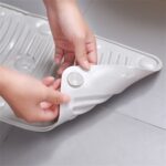 ⁦لوح غسيل سيليكون للملابس والجوارب والاحذية وفرش الميكب قابل للطي⁩ - الصورة ⁦5⁩