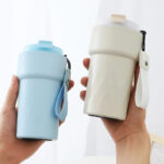 ⁦مج حراري استانليس ستيل 460 ملي بشاشة تاتش لعرض درجة الحرارة وغطاء محكم الغلق ويد للخروج والجيم والرحلات⁩ - الصورة ⁦3⁩