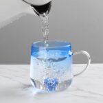 ⁦مج كيوت بقلب ثري دي من الداخل باللون الأزرق لشرب وتقديم العصائر والنسكافيه⁩ - الصورة ⁦4⁩