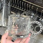 ⁦مج هاوس 250 ملي زجاج شفاف بيد شكل لولي باللون الفضي لشرب وتقديم الشاي والنسكافيه للضيوف بشكل شيك⁩ - الصورة ⁦5⁩