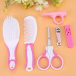 ⁦مجموعة العناية بالاطفال وحديثي الولادة 4 قطع تتكون من مشط وفرشاه ومقص وقصافة عمليه وامنه علي بشرة الطفل⁩ - الصورة ⁦7⁩