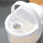 ⁦مصفاه غسيل الرز والبقوليات 1 لتر بغطاء قابل للفك ويد لسهولة الأستخدام من البلاستيك⁩ - الصورة ⁦4⁩