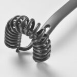 ⁦مضرب خفق يدوي للبيض والبشاميل والكيك مقاوم للحرارة بفتحة لسهولة التعليق⁩ - الصورة ⁦3⁩