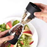 مطحنة فلفل اسود وتوابل يدوية 2 في 1 من الزجاج عملية وسهلة الاستخدام والتنظيف