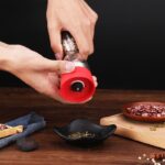 ⁦مطحنة فلفل اسود وتوابل يدوية 2 في 1 من الزجاج عملية وسهلة الاستخدام والتنظيف⁩ - الصورة ⁦9⁩