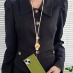 ميدالية رقبة سيليكون طويلة لحمل وتعليق الموبايل و البادج بألوان وأشكال مختلفة مبهجة