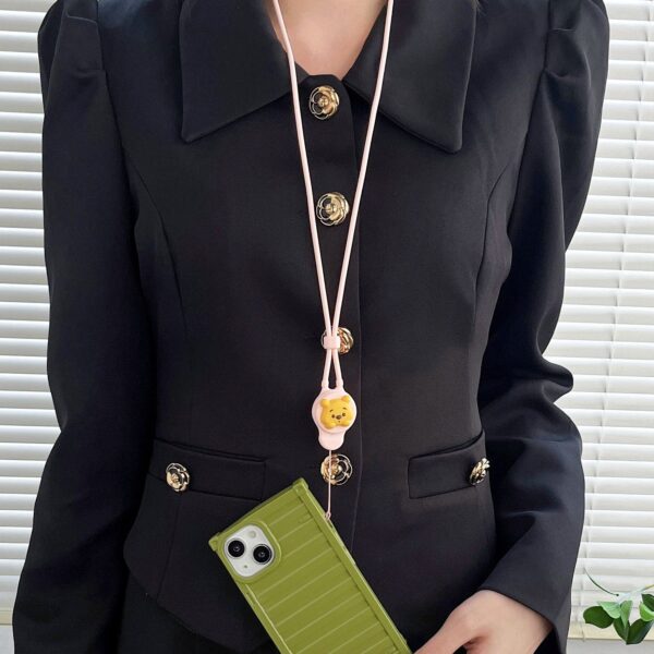 ميدالية رقبة سيليكون طويلة لحمل وتعليق الموبايل و البادج بألوان وأشكال مختلفة مبهجة