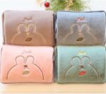 ⁦قربة مياه كهربائية لتدفئة البطن والظهر و اليد فرو ناعمه عملية وسهلة الاستخدام⁩ - الصورة ⁦2⁩