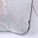 ⁦قربة مياه كهربائية لتدفئة البطن والظهر و اليد فرو ناعمه عملية وسهلة الاستخدام⁩ - الصورة ⁦4⁩