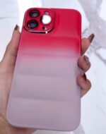 ⁦كفر ايفون 14 برو  بامب بالوان تريندي مبهجة سيليكون للحماية من الخدوش والصدمات مع إطار حامي للكاميرا⁩ - الصورة ⁦2⁩