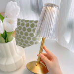 ⁦اباجورة تاتش ب 3 الوان مختلفة لديكور غرف النوم والأطفال بوصلة يو اس بي⁩ - الصورة ⁦9⁩