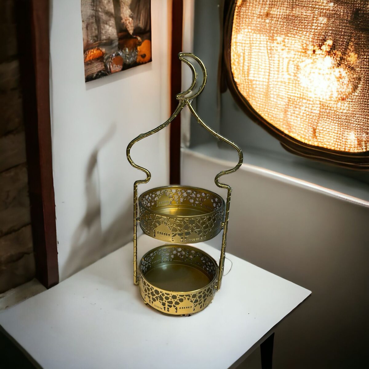 ⁦تمرية 2 دور مزخرفة مزينة بهلال لحمل وتقديم التمر والمكسرات والبيتي فور للضيوف⁩ - الصورة ⁦4⁩