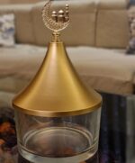 ⁦تمرية زجاج بغطاء ذهبي مزين بهلال لحفظ وتقديم التمر والمكسرات للضيوف بشكل شيك⁩ - الصورة ⁦4⁩