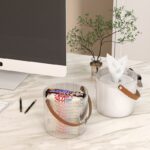 حامل علب مناديل اكليريك شفاف بيد جلد لغرف النوم والأطفال والليفنج والمطبخ والمكتب - الصورة 4