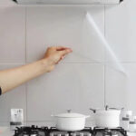 ⁦رول استيكر لاصق 3 متر وتربروف لحوائط المطبخ والرخام لمنع تكون الدهون والزيوت قابل للقص⁩ - الصورة ⁦12⁩