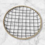 ⁦سلة لحمل وتقديم الفواكه علي السفرة بشكل شيك من المعدن بخيوط خوص⁩ - الصورة ⁦2⁩