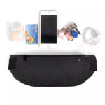 ⁦شنطة وسط وتربروف مقسمة من الداخل لجزئين لحمل الموبايل والمتعلقات الشخصية بحزام قابل للتعديل⁩ - الصورة ⁦4⁩