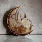 ⁦طبق تسالي بورسلين مجسم هلال وجامع لتقديم التمر والمكسرات والحلويات في عزومات رمضان⁩ - الصورة ⁦4⁩