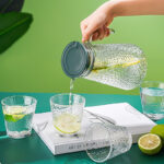 ⁦طقم تقديم العصائر والمشروبات الرمضانية شفشق بغطاء محكم الغلق ويد مع 4 اكواب من الزجاج⁩ - الصورة ⁦2⁩