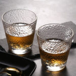 ⁦طقم تقديم العصائر والمشروبات الرمضانية شفشق بغطاء محكم الغلق ويد مع 4 اكواب من الزجاج⁩ - الصورة ⁦4⁩