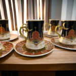 ⁦طقم شاي استكانة 12 قطعة مزين برسومات رمضانية مميزة من البورسلين⁩ - الصورة ⁦6⁩