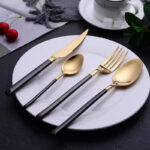 ⁦طقم معالق استانليس ستيل 6 قطع جولد بمقبض باللون الأسود الملكي⁩ - الصورة ⁦5⁩