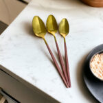 ⁦طقم معالق استانليس ستيل 6 قطع جولد بمقبض باللون البينك⁩ - الصورة ⁦3⁩