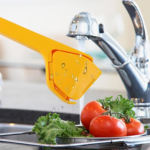 ⁦عصارة ليمون يدوية بمقبض مريح عملية وسهلة الأستخدام من البلاستيك⁩ - الصورة ⁦10⁩