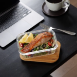 ⁦علبة ثلاجة زجاج لحفظ وتنظيم الطعام بغطاء خشبي محكم الغلق⁩ - الصورة ⁦2⁩