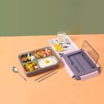 ⁦لانش بوكس حافظ للحرارة بصينية استانليس 5 خانات بغطاء محكم الغلق ومعالق لسهولة تناول الطعام⁩ - الصورة ⁦4⁩