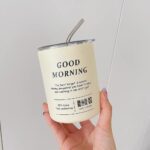 ⁦مج جود مورنينج حراري استانليس ستيل 350 ملي بطريقتين للشرب بغطاء محكم الغلق وشاليموه استانليس للخروج والجيم والسفر⁩ - الصورة ⁦2⁩