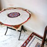 ⁦مفرش سفرة رمضاني مزين بقماش خيامية من الكتان لأستقبال ليالي الشهر الكريم⁩ - الصورة ⁦2⁩